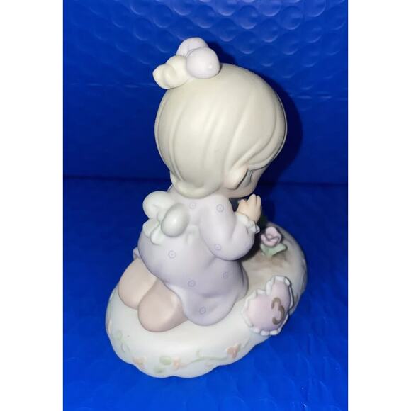 Precious Moments #136220 “Growing In Grace” Girl praying flowers Age 3 1994 - Picture 10 of 10